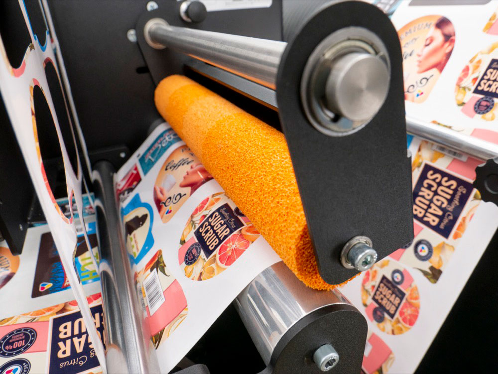 DLF-220S-Secondary3-1000px