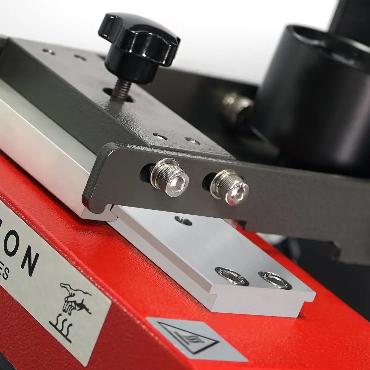 vector-auto-open-cap-label-press-microtec-usa-2255185.jpg